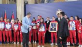 VUČIĆ SA BOKSERIMA: Predsednik ugostio delegaciju Bokserskog saveza Srbije i reprezentativce koji su osvojili medalje na Evropskom prvenstvu