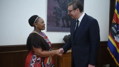 VUČIĆ SE SASTAO SA MINISTARKOM SPOLJNIH POSLOVA KRALJEVINE ESVATINI: Razmenili smo mišljenja o svim temama od interesa za naše zemlje VUČIĆ SE SASTAO SA MINISTARKOM SPOLJNIH POSLOVA KRALJEVINE ESVATINI: Razmenili smo mišljenja o svim temama od interesa za naše zemlje