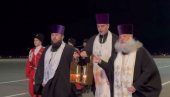BLAGODATNI OGANJ STIGAO U MOSKVU: Patrijarh Kiril u ponoć služi vaskršnju liturgiju (VIDEO) BLAGODATNI OGANJ STIGAO U MOSKVU: Patrijarh Kiril u ponoć služi vaskršnju liturgiju (VIDEO)