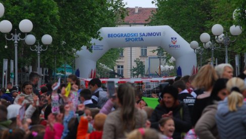 NEZABORAVNO DRUŽENJE: Nastavljeno Sajmovi sporta u Beogradu - Deca uživala u Lazarevcu NEZABORAVNO DRUŽENJE: Nastavljeno Sajmovi sporta u Beogradu - Deca uživala u Lazarevcu