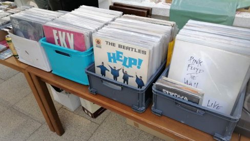 HUMANITARNA BERZA: Praznična akcija vrnjačke biblioteke HUMANITARNA BERZA: Praznična akcija vrnjačke biblioteke