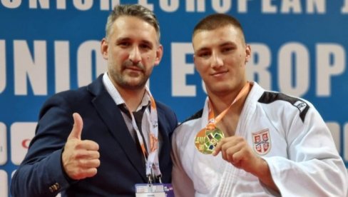 USKRŠNJE ZLATO ZA MILANA: Osvojio je prvo mesto na takmičenju u Rijeci USKRŠNJE ZLATO ZA MILANA: Osvojio je prvo mesto na takmičenju u Rijeci