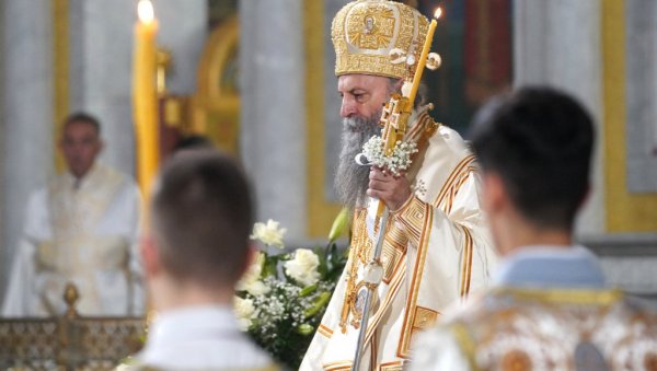 ПАТРИЈАРХ ПОРФИРИЈЕ СЛУЖИ ВЕЧЕРЊУ ЛИТУРГИЈУ: Присуствују и борци са Кошара ПАТРИЈАРХ ПОРФИРИЈЕ СЛУЖИ ВЕЧЕРЊУ ЛИТУРГИЈУ: Присуствују и борци са Кошара