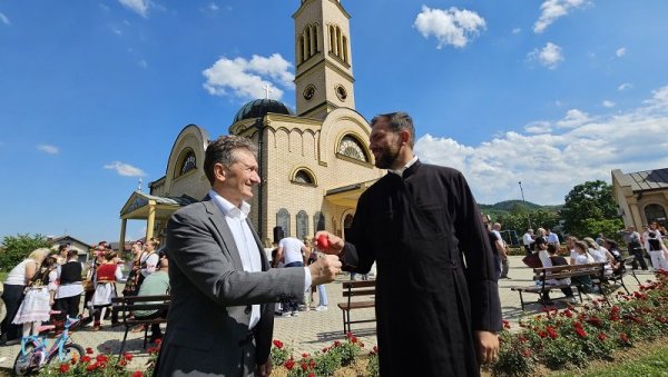 СВЕЧАНО  У УГЉЕВИЧКОМ САБОРНОМ ХРАМУ: Радост за малишане