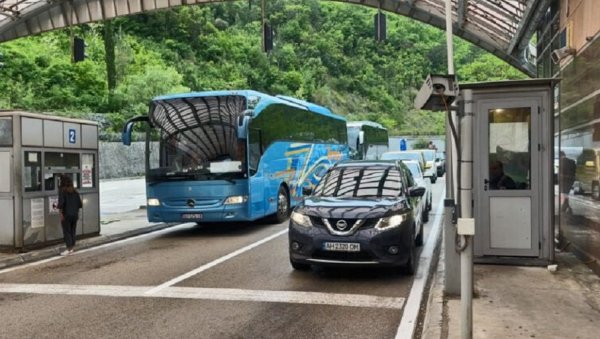 ПОЈАЧАН ПРОМЕТ НА ГРАНИЧНИМ ПРЕЛАЗИМА: За празнике поједностављене граничне провере ПОЈАЧАН ПРОМЕТ НА ГРАНИЧНИМ ПРЕЛАЗИМА: За празнике поједностављене граничне провере