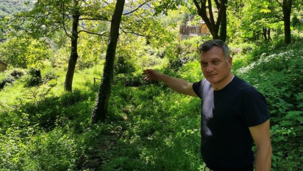 ТРАЖИО ВОДУ, А ПРОНАШАО МАНАСТИР: Потпуковник из Ниша у околини Сићева случајно пронашао остатке светиње из 11. века (ФОТО) ТРАЖИО ВОДУ, А ПРОНАШАО МАНАСТИР: Потпуковник из Ниша у околини Сићева случајно пронашао остатке светиње из 11. века (ФОТО)