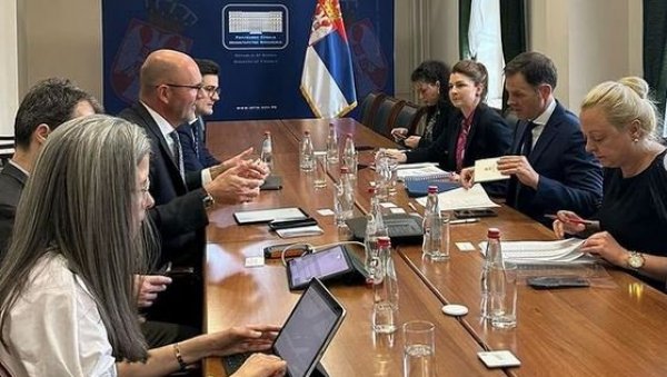 МАЛИ СА ИНВЕСТИТОРИМА: Још једном смо добили потврду наших добрих економских резултата МАЛИ СА ИНВЕСТИТОРИМА: Још једном смо добили потврду наших добрих економских резултата