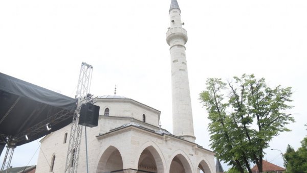 ОБНОВЉЕНА ЏАМИЈА АРНАУДИЈА ДОКАЗ СУЖИВОТА : Политичари и верски службеници послали поруке мира и помирења из Бањалуке ОБНОВЉЕНА ЏАМИЈА АРНАУДИЈА ДОКАЗ СУЖИВОТА : Политичари и верски службеници послали поруке мира и помирења из Бањалуке