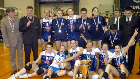 IZ ĐETINJE RASTU NOVI ŠAMPIONI: Povratak odbojkašice Jedinstva iz Užica posle sedam godina ponovo u srpskoj eliti IZ ĐETINJE RASTU NOVI ŠAMPIONI: Povratak odbojkašice Jedinstva iz Užica posle sedam godina ponovo u srpskoj eliti