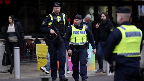 BEZBEDNOST NA EVROVIZIJI: Izraelska predstavnica u zlatnom kavezu, hiljade policajaca u Malmeu BEZBEDNOST NA EVROVIZIJI: Izraelska predstavnica u zlatnom kavezu, hiljade policajaca u Malmeu