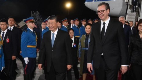 VUČIĆEVE REČI DOBRODOŠLICE SIJU: Ovom posetom učinili ste ogromnu čast našoj zemlji i narodu VUČIĆEVE REČI DOBRODOŠLICE SIJU: Ovom posetom učinili ste ogromnu čast našoj zemlji i narodu