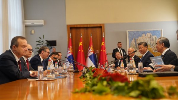 СРБИЈА ДОБИЈА ДРУГУ ФАБРИКУ ЕЛЕКТРИЧНИХ АУТОМОБИЛА? Вучић тражио од Сија производњу возила на струју код нас СРБИЈА ДОБИЈА ДРУГУ ФАБРИКУ ЕЛЕКТРИЧНИХ АУТОМОБИЛА? Вучић тражио од Сија производњу возила на струју код нас