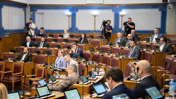 ВИШЕ БРИНЕ ПРАЗНА КАСА НЕГО БЕЛА КУГА: Неизвесно да ли ће посланици црногорског парламента подржати повећање накнада за новорођенчад ВИШЕ БРИНЕ ПРАЗНА КАСА НЕГО БЕЛА КУГА: Неизвесно да ли ће посланици црногорског парламента подржати повећање накнада за новорођенчад