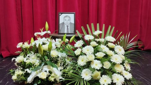 VRANJE IZGUBILO RUKOVODIOCA SA MISIJOM I VIZIJOM: Komemoracija povodom iznenadne smrti Zorana Velinovića VRANJE IZGUBILO RUKOVODIOCA SA MISIJOM I VIZIJOM: Komemoracija povodom iznenadne smrti Zorana Velinovića