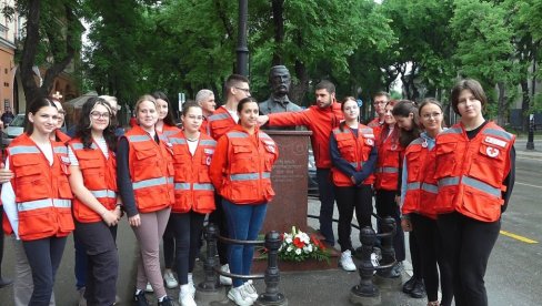 NE ZABORAVLJAJU MISIJU ANRI DINANA: U Subotici obeležen Svetski dan Crvenog krsta NE ZABORAVLJAJU MISIJU ANRI DINANA: U Subotici obeležen Svetski dan Crvenog krsta