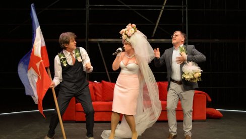 BEOGRADSKA PREMIJERA REŽIMA LJUBAVI: Ansambl Kruševačkog pozorišta u Bitef teatru BEOGRADSKA PREMIJERA REŽIMA LJUBAVI: Ansambl Kruševačkog pozorišta u Bitef teatru