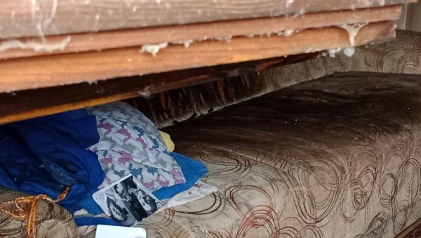 ОСТАЛА САМО СЛИКА: Језив призор из куће након погибије мајке и ћерке код Сремске Митровице (ВИДЕО) ОСТАЛА САМО СЛИКА: Језив призор из куће након погибије мајке и ћерке код Сремске Митровице (ВИДЕО)