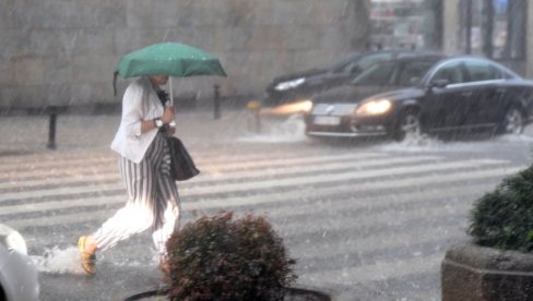 GORI NARANDŽASTI METEOALARM: Oglasio se RHMZ - Grmljavina i jak vetar naredna tri dana u ovim delovima Srbije