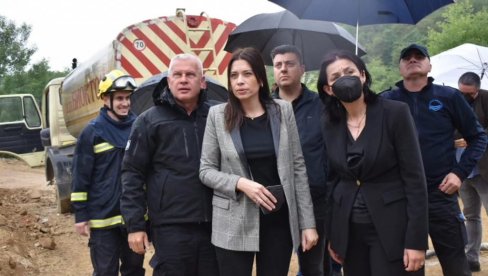 HITAN SASTANAK U UŽICU: Ministarka Vujović na terenu zbog požara na deponiji „Duboko“ HITAN SASTANAK U UŽICU: Ministarka Vujović na terenu zbog požara na deponiji „Duboko“