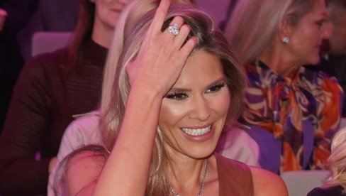 PALO POMIRENJE: Melina viđena kako ga grli - Đina ih slikala (FOTO) PALO POMIRENJE: Melina viđena kako ga grli - Đina ih slikala (FOTO)