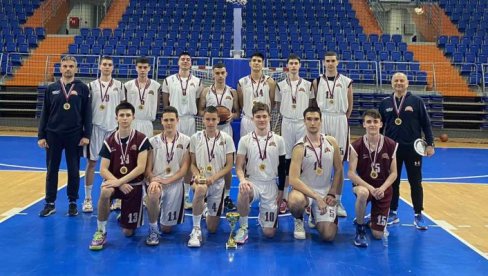ЈУНИОРИ КК ВРШЦА ПРВАЦИ ВОЈВОДИНЕ: Вања Ташлић најбољи играч и стрелац првенства ЈУНИОРИ КК ВРШЦА ПРВАЦИ ВОЈВОДИНЕ: Вања Ташлић најбољи играч и стрелац првенства