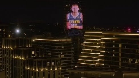 SPEKTAKL U BEOGRADU: Kula Beograd zasijala u čast Somborca SPEKTAKL U BEOGRADU: Kula Beograd zasijala u čast Somborca