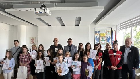 PRIJEM ZA DAVAOCE: Opština Čukarica uručila zahvalnice PRIJEM ZA DAVAOCE: Opština Čukarica uručila zahvalnice