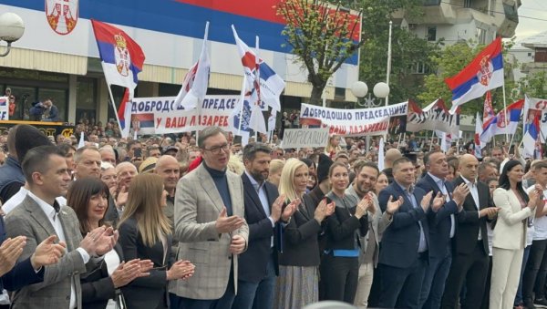 ВУЧИЋ САОПШТИО СЈАЈНЕ ВЕСТИ: Нема продаје ЕПС, запошљавамо још људи у Колубари ВУЧИЋ САОПШТИО СЈАЈНЕ ВЕСТИ: Нема продаје ЕПС, запошљавамо још људи у Колубари