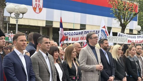 PREDSEDNIČE, LAZAREVAC JE UZ TEBE: Vučić se obraća na mitingu liste „Aleksandar Vučić - Beograd sutra“  (FOTO/VIDEO)