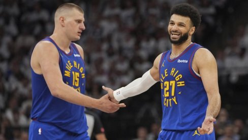 ŠTA URADI OVAJ ČOVEK? Nikola Jokić brutalnom partijom u infarkt završnici rasplakao Srbina ŠTA URADI OVAJ ČOVEK? Nikola Jokić brutalnom partijom u infarkt završnici rasplakao Srbina