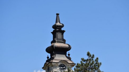 CRKVA U MOKRINU DOBIJA POZLAĆENI KRST: Što je srušilo nevreme, popraviće dobri ljudi