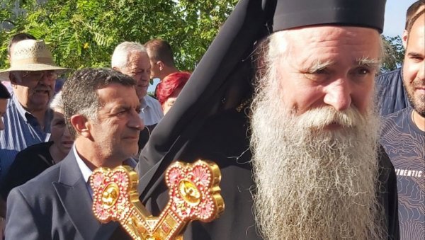 ЦРНА ГОРА НЕ ТРЕБА ДА ГЛАСА ЗА РЕЗОЛУЦИЈУ О СРЕБРЕНИЦИ Огласио се митрополит Јоаникије - Прича о геноциду неодржива и опасна ЦРНА ГОРА НЕ ТРЕБА ДА ГЛАСА ЗА РЕЗОЛУЦИЈУ О СРЕБРЕНИЦИ Огласио се митрополит Јоаникије - Прича о геноциду неодржива и опасна