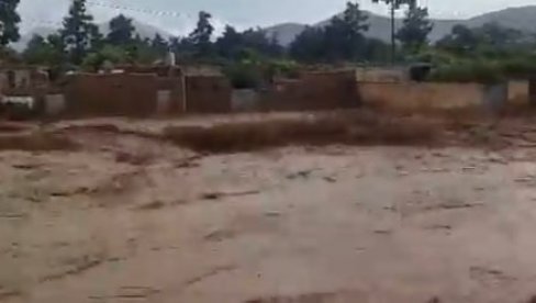 VELIKA KATASTROFA U AVGANISTANU: U poplavama poginulo više stotina ljudi, uglavnom žena i dece (VIDEO) VELIKA KATASTROFA U AVGANISTANU: U poplavama poginulo više stotina ljudi, uglavnom žena i dece (VIDEO)