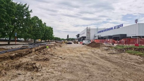 ČAK 1,5 MILIONA PUTNIKA USLUŽIVAĆE KONSTANTIN VELIKI: Izgradnja i opremanje niškog aerodroma pri kraju, otvaranje od jula ČAK 1,5 MILIONA PUTNIKA USLUŽIVAĆE KONSTANTIN VELIKI: Izgradnja i opremanje niškog aerodroma pri kraju, otvaranje od jula