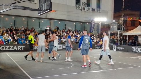 VRHUNSKI BASKET U KRAGUJEVCU: Turnir A kategorije RODA 3x3 prvenstva Srbije na Trgu vojvode Putnika VRHUNSKI BASKET U KRAGUJEVCU: Turnir A kategorije RODA 3x3 prvenstva Srbije na Trgu vojvode Putnika