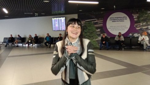 TEJA DORA STIGLA KUĆI: Preumorna, ali sam presrećna (FOTO) TEJA DORA STIGLA KUĆI: Preumorna, ali sam presrećna (FOTO)