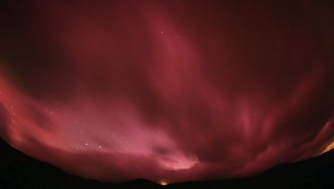SUNČEVI MAGNETNI TALASI: Pogledajte efekat koji se stvara prilikom elektromagnentih talasa (VIDEO) SUNČEVI MAGNETNI TALASI: Pogledajte efekat koji se stvara prilikom elektromagnentih talasa (VIDEO)