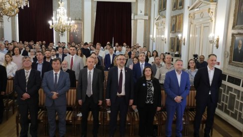 OBELEŽILI 20. ROĐENDAN: Odsek za softversko inženjerstvo ETF obeležio 20 godina rada osavremenjenim programima OBELEŽILI 20. ROĐENDAN: Odsek za softversko inženjerstvo ETF obeležio 20 godina rada osavremenjenim programima