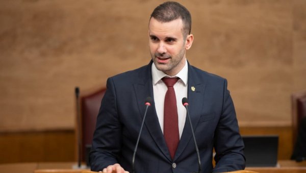 ХИТНО НА РЕФЕРЕНДУМ ЗБОГ РЕЗОЛУЦИЈЕ О СРЕБРЕНИЦИ: Порука Српског националног савета Спајићу ХИТНО НА РЕФЕРЕНДУМ ЗБОГ РЕЗОЛУЦИЈЕ О СРЕБРЕНИЦИ: Порука Српског националног савета Спајићу