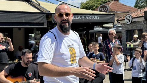 ДА КОНЦЕРТ ПРЕТВОРИМО У СВАДБУ: Марко Луис на невероватан начин најавио концерт у Нишу (ВИДЕО/ФОТО) ДА КОНЦЕРТ ПРЕТВОРИМО У СВАДБУ: Марко Луис на невероватан начин најавио концерт у Нишу (ВИДЕО/ФОТО)