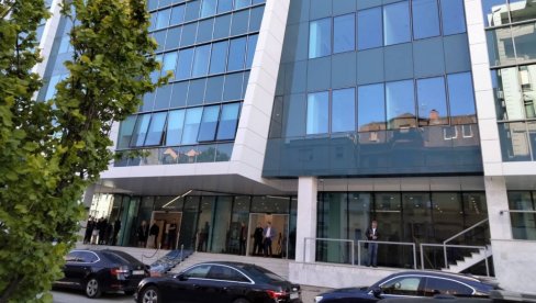EVROPSKI KOMESAR OLIVER VARHELJI POSETIO GRADILIŠTE U NOVOM SADU Uskoro nova Palata pravde EVROPSKI KOMESAR OLIVER VARHELJI POSETIO GRADILIŠTE U NOVOM SADU Uskoro nova Palata pravde