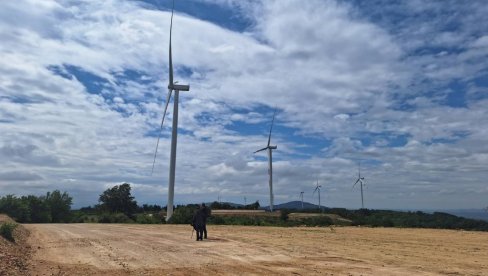 EBRD ULOŽIO 807 MILIONA EVRA U SRBIJU: Rekordna ulaganja u zelenu ekonomiju i infrastrukturu EBRD ULOŽIO 807 MILIONA EVRA U SRBIJU: Rekordna ulaganja u zelenu ekonomiju i infrastrukturu