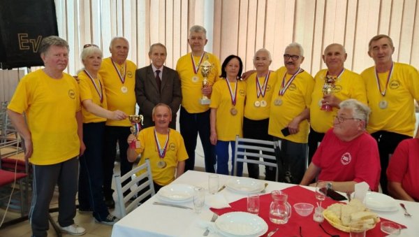 ЈАГОДИНСКИ ПЕНЗИОНЕРИ ОПЕТ НАЈБОЉИ ЈАГОДИНСКИ ПЕНЗИОНЕРИ ОПЕТ НАЈБОЉИ