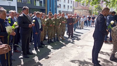 NEMA PRAVDE ZA SRPSKE ŽRTVE: Služen pomen za mučki ubijene pripadnike JNA u Tuzli