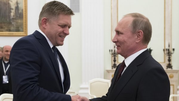 ЧАСТ ЋЕ МИ БИТИ ДА ОДЕМ У МОСКВУ Фицо: Желим да присуствујем Паради победе ЧАСТ ЋЕ МИ БИТИ ДА ОДЕМ У МОСКВУ Фицо: Желим да присуствујем Паради победе