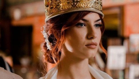 POHVALILA SE: Evo kako je izgledalo crkveno venčanje pevačice Kristine Denić (FOTO) POHVALILA SE: Evo kako je izgledalo crkveno venčanje pevačice Kristine Denić (FOTO)
