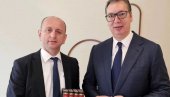 KNEŽEVIĆ POKLONIO VUČIĆU NJEGOŠEVA DELA: Ne za kućnu biblioteku, već za Ujedinjene nacije