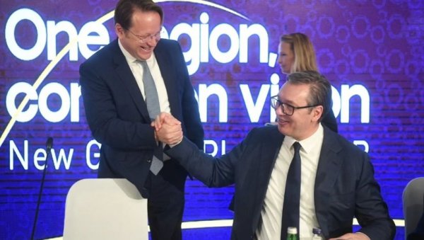 МОЖЕМО И ПРЕ ЧЛАНСТВА У ЕУ ДА ОСТВАРИМО ВАЖНЕ РЕЗУЛТАТЕ: Вучић - Реформама које спроводимо да се приближимо јединственом европском тржишту МОЖЕМО И ПРЕ ЧЛАНСТВА У ЕУ ДА ОСТВАРИМО ВАЖНЕ РЕЗУЛТАТЕ: Вучић - Реформама које спроводимо да се приближимо јединственом европском тржишту