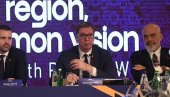 VUČIĆ U KOTORU: Nećemo ući u EU pre nego što Ukrajina uđe (VIDEO) VUČIĆ U KOTORU: Nećemo ući u EU pre nego što Ukrajina uđe (VIDEO)