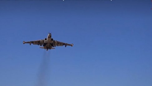 РУСКИ БОМБАРДЕР: Лет СУ-25 у борбеним мисијама изнад зоне сукоба у Украјини (ВИДЕО) РУСКИ БОМБАРДЕР: Лет СУ-25 у борбеним мисијама изнад зоне сукоба у Украјини (ВИДЕО)